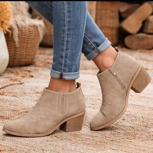 Jellypop NEW Nethera Western Boho Taupe Block Heel Comfort Bootie 8.5M
